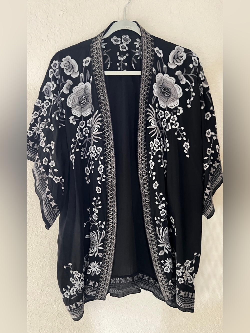 Johnny Was kimono Black  with White Floral Embroidery
